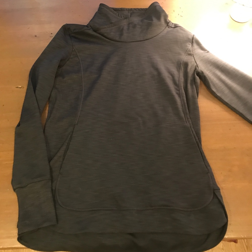 Athleta Stowe pullover NWOT size S